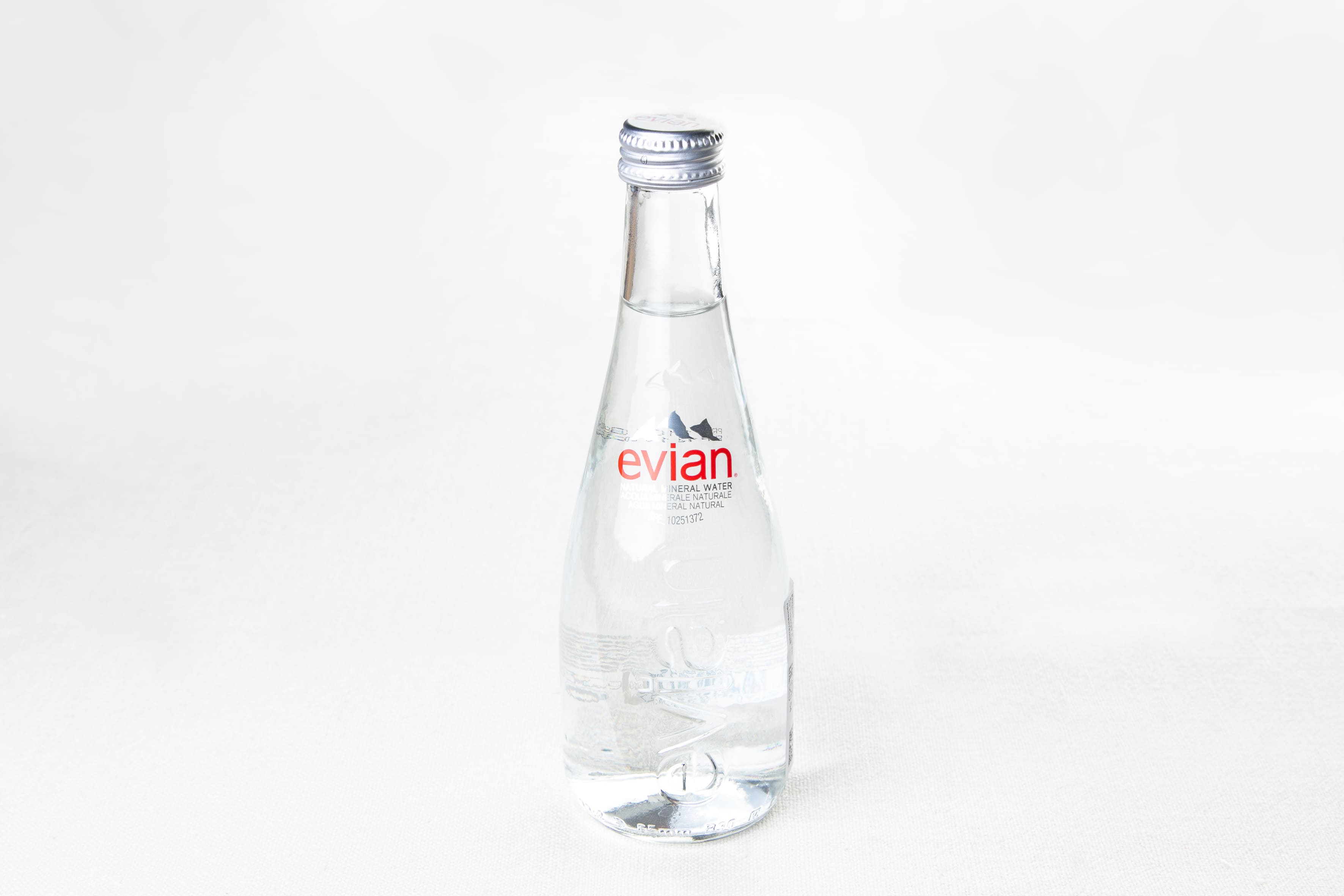Минеральная вода 'Evian' (в стекле) 0, 33 л